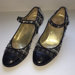 Vintage Chanel tweed pumps